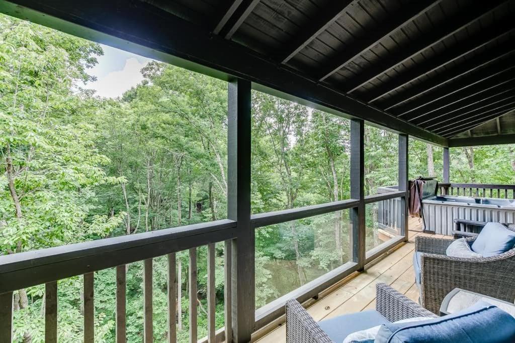 Top Of The Line Treehouse Near Helen, Georgia Cornelia Exterior photo