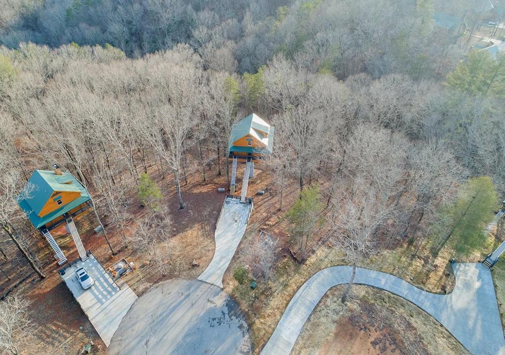Top Of The Line Treehouse Near Helen, Georgia Cornelia Exterior photo